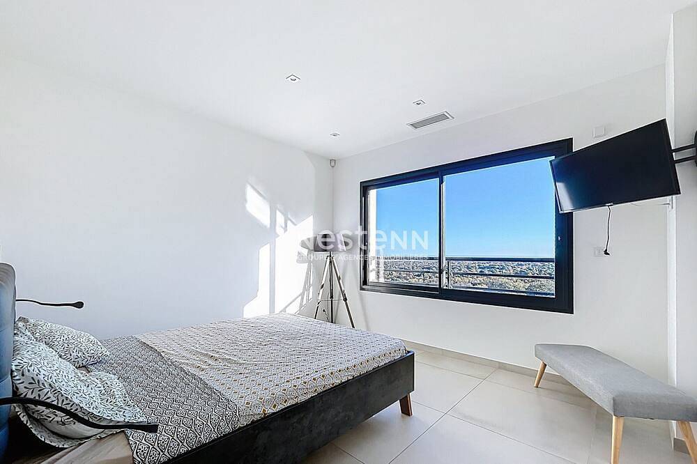 Contemporary villa with private infinity pool in Villelongue-dels-Monts, Céret en omgeving