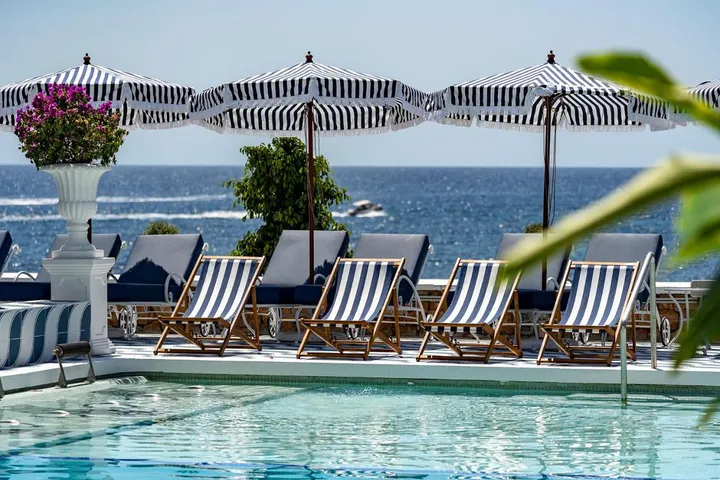Hotel for 2 people, with pool and garden as well as view, with pets - 1