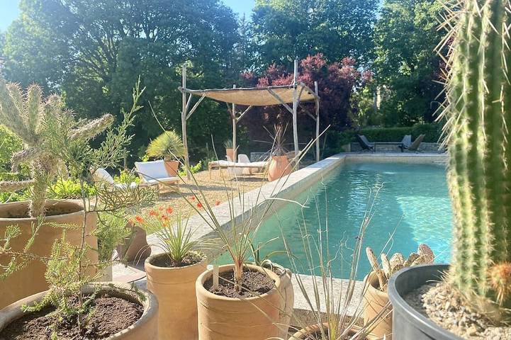 Ferienhaus für 8 Personen, mit Terrasse und Garten in Gordes