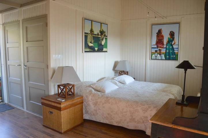 Gîte pour 2 personnes, avec vue et jardin ainsi que piscine et balcon à Étables