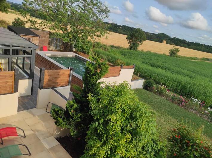 Location de vacances pour 12 personnes, avec jardin ainsi que vue et piscine à Montournais - 4