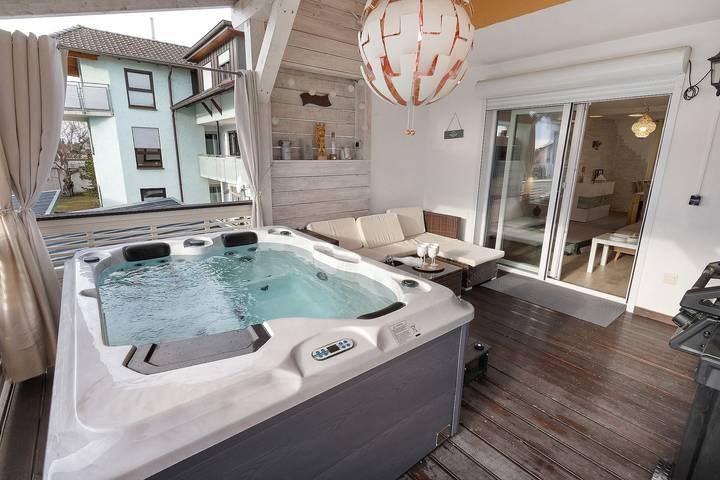 Apartamento de vacaciones para 5 personas, con jacuzzi y balcón - 1