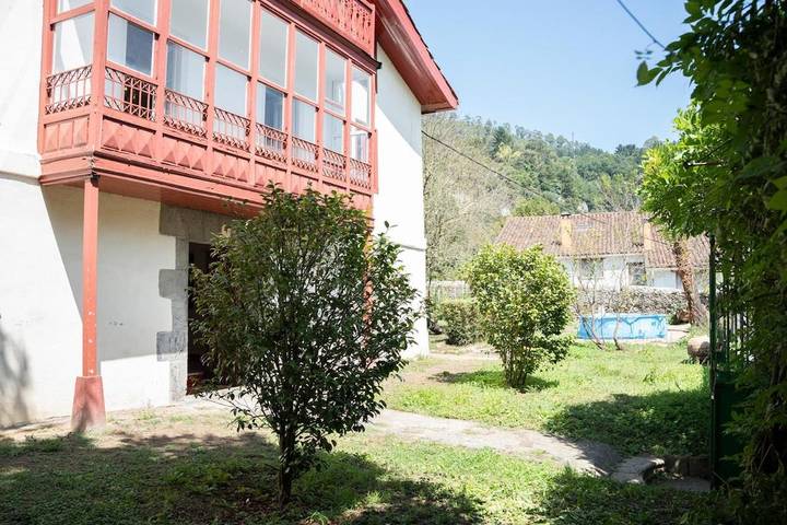 Chalet para 25 personas, con jardín y piscina para niños además de piscina y vistas, Familias con niños en Álava - 3
