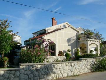 Studio für 3 Personen, mit Garten in Vrsi