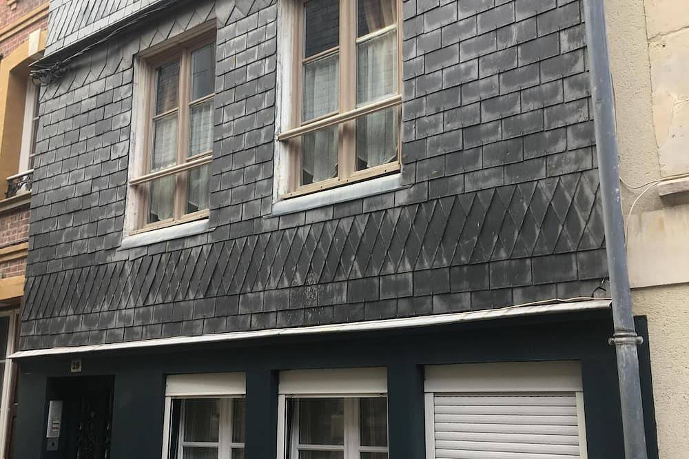 Appartement entier, Studio De Charme  Centre Ville Honfleur Ménage Et Linge De Lits Compris in Honfleur, Région de Lisieux
