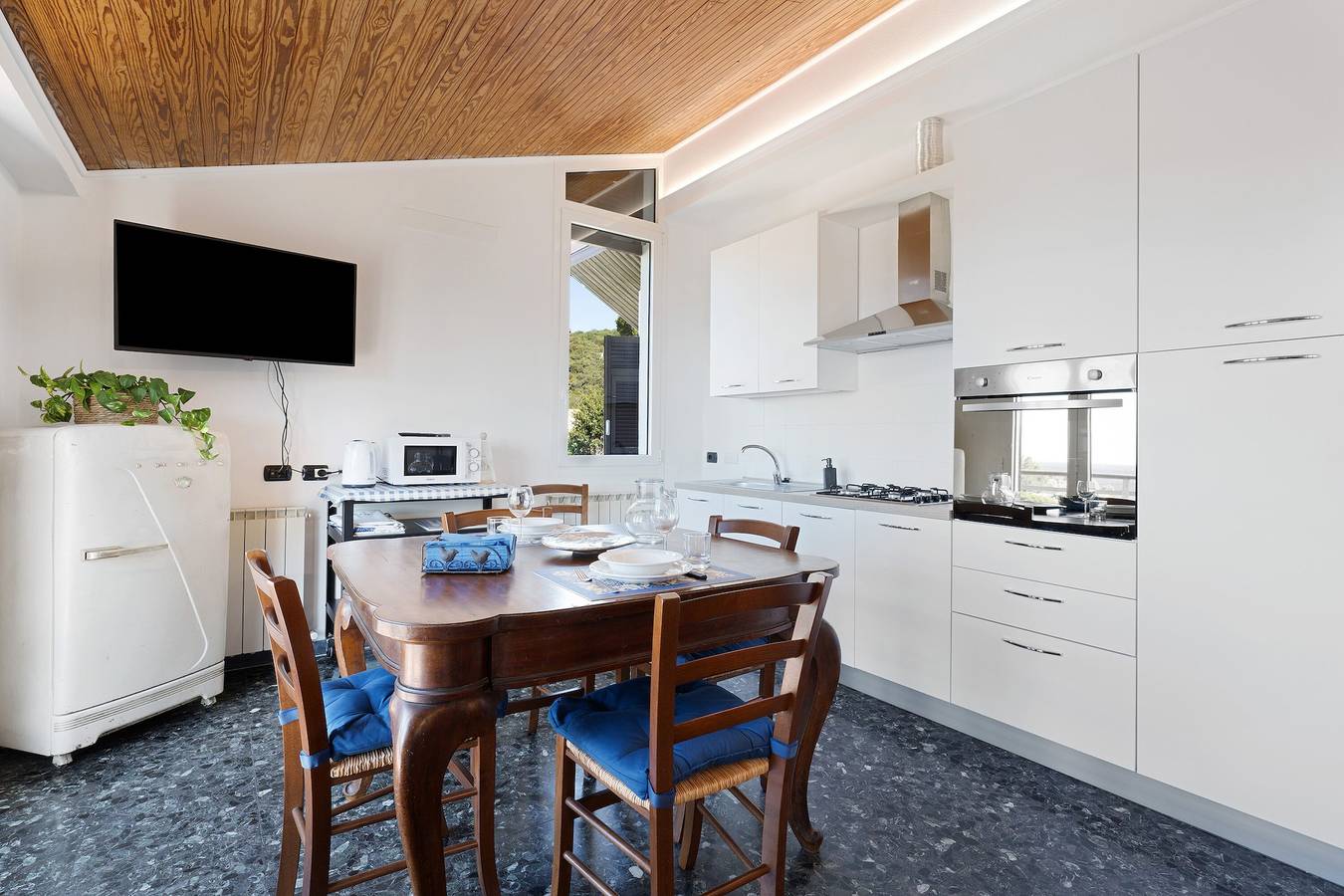 Apartamento entero, Apartamento 'Attico Con Vista' con vistas al mar, balcón y Wi-Fi in Moneglia, Riviera di Levante