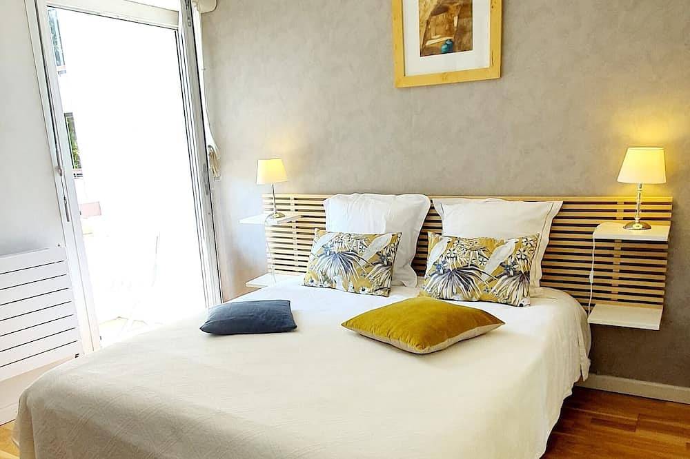 Geheel appartement, Gerenoveerd, rustig en zonnig appartement met grote binnenplaats en tennismeer op 5 minuten afstand in Annecy-le-Vieux, Annecy (commune)