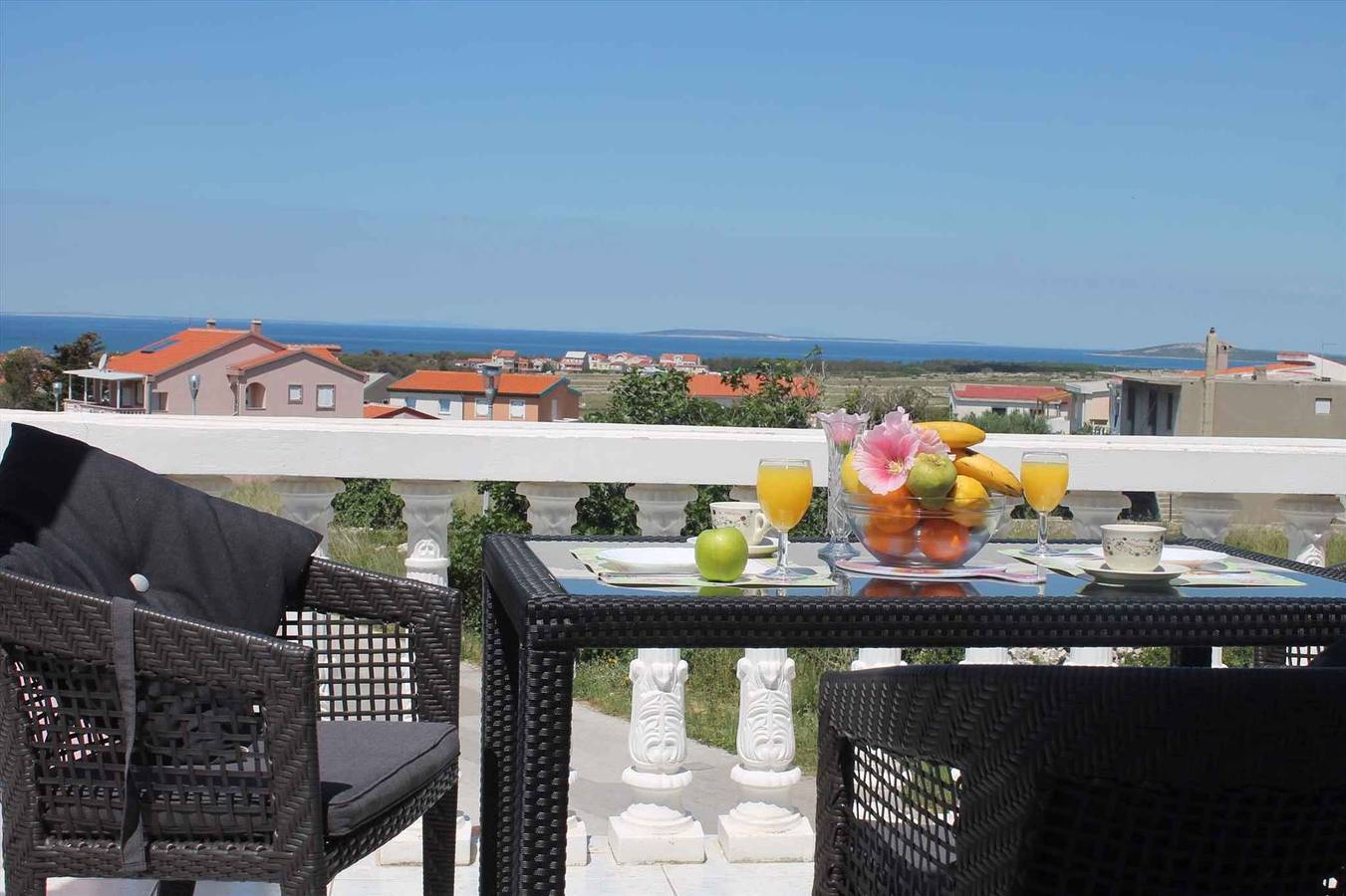 Ganze Ferienwohnung, Ferienwohnung mit Terrasse und Meerblick  in Povljana, Pag