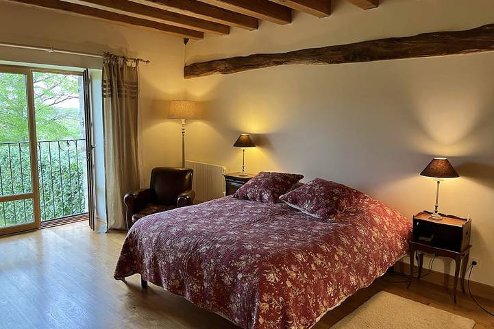 Gîte pour 10 personnes, avec Terrasse et Jardin à Saint-Martin-du-Puy - 4