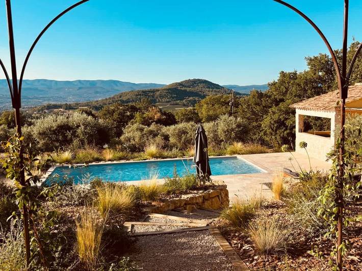Location de vacances pour 8 personnes, avec balcon et jardin, adapté aux familles à Saint-Saturnin-lès-Apt