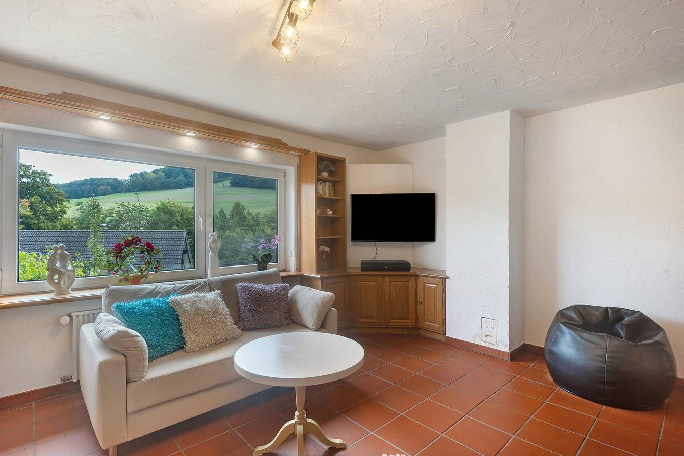 Appartement 'Talblick Sellinghausen' met bergzicht, privéterras en wifi in Schmallenberg, Hochsauerlandkreis