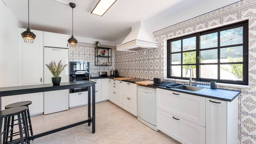 Location de vacances pour 6 personnes, avec piscine et jardin à Altura - 2