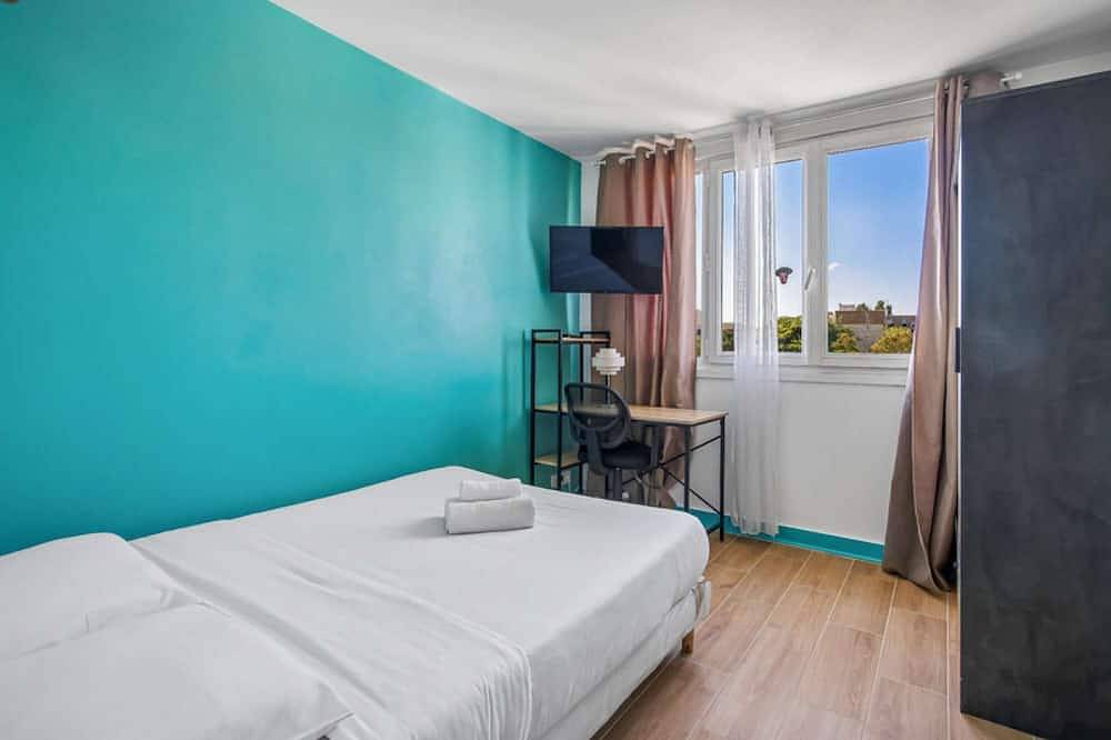 Appartement entier, Chic apart with parking in Mantes-la-Jolie, Yvelines