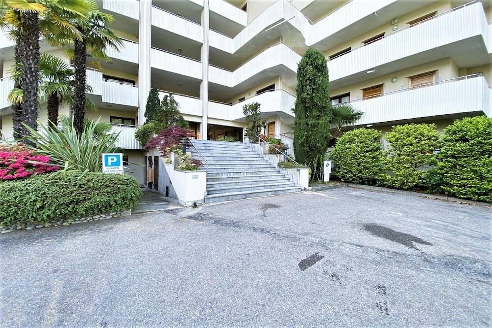 Geheel appartement, Appartement in Luino met gedeeld zwembad in Luino, Comune di Luino