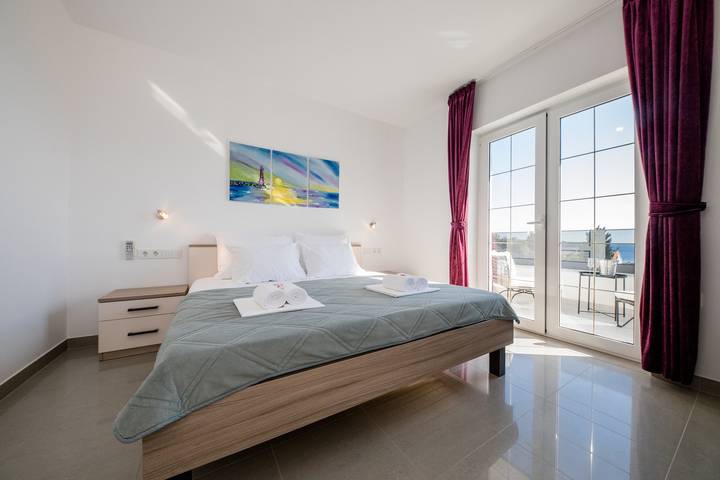 Ferienwohnung für 4 Personen, mit Balkon/Terrasse in Banjol