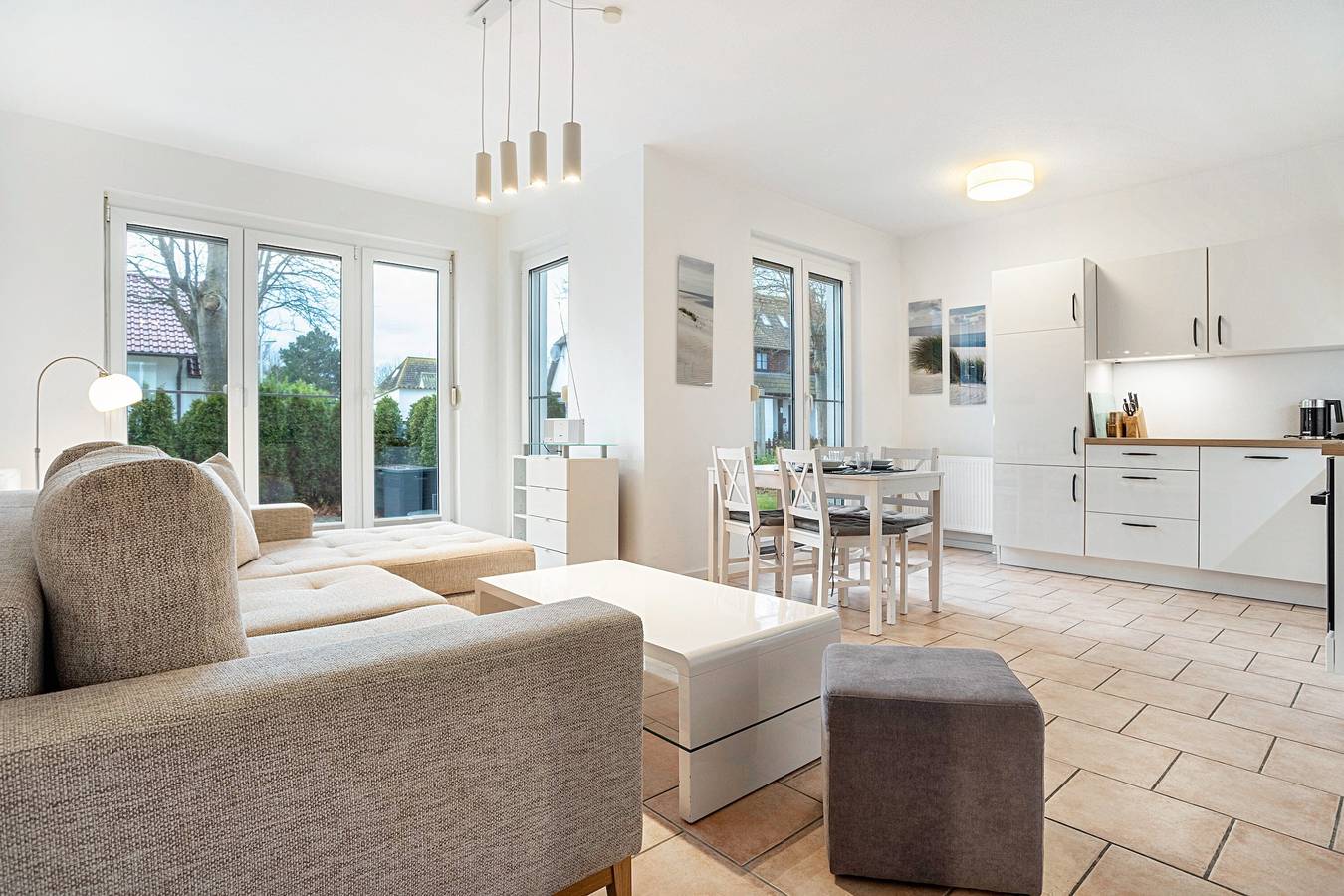 Entire apartment, Apartment 'Haus Annelie Fewo 01' with Private Terrace, Shared Garden and Wi-Fi in Dranske, Ruegen