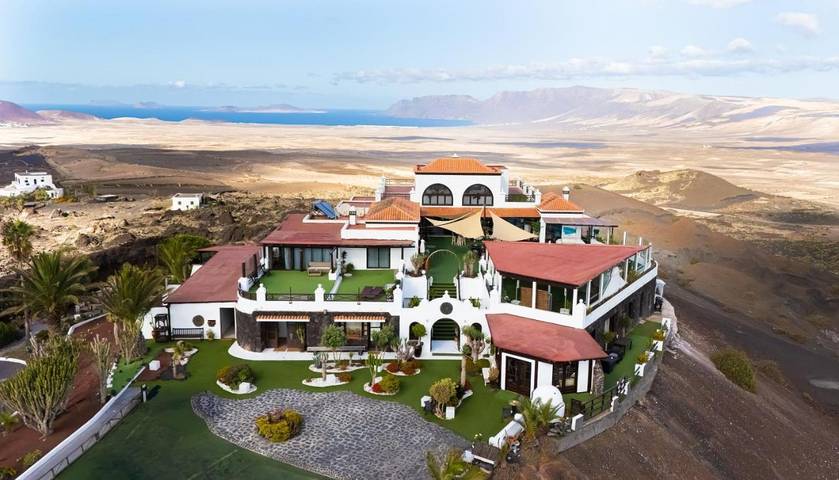 Casa rural para 2 personas, con Balcón y Terraza además de Jacuzzi y Jardín en Soo