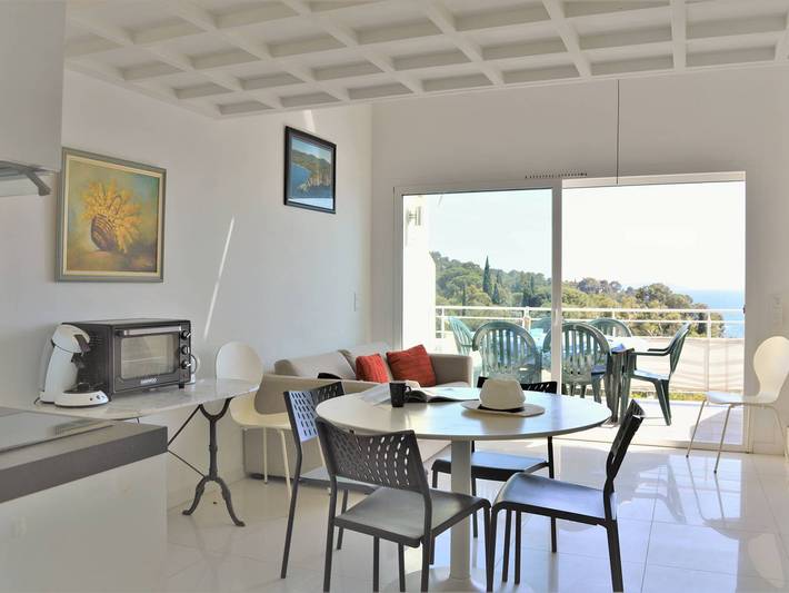 Ferienwohnung für 5 Personen, mit Terrasse und Ausblick in Le Lavandou - 3