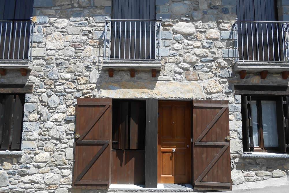 Turon House in Sallent de Gállego, Spanish Pyrenees