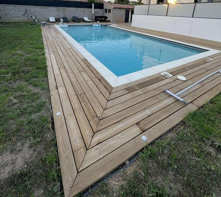 Appart’hôtel pour 5 personnes, avec balcon et jardin ainsi que jacuzzi et piscine
