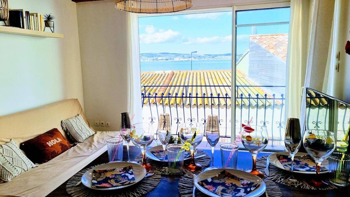 Le Barreur Maison Authentique Sètoise La pointe Courte, Bord de Mer, Climatisée, Parking gratuit proximité in Sète, Côte méditerranéenne (France)