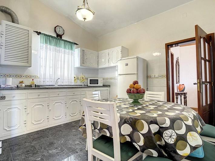 Location de vacances pour 6 personnes, avec Balcon ainsi que Jacuzzi et Terrasse à Caniçal - 4