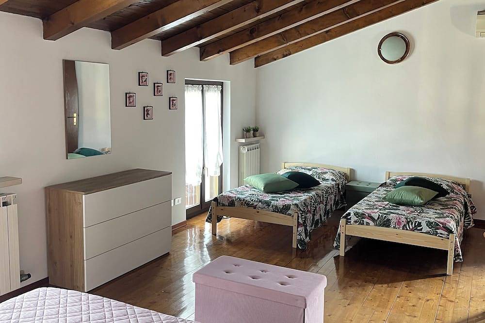 Totally independent structure on the docile heights of the Mantuan hills in Monzambano, Mantua Provinz