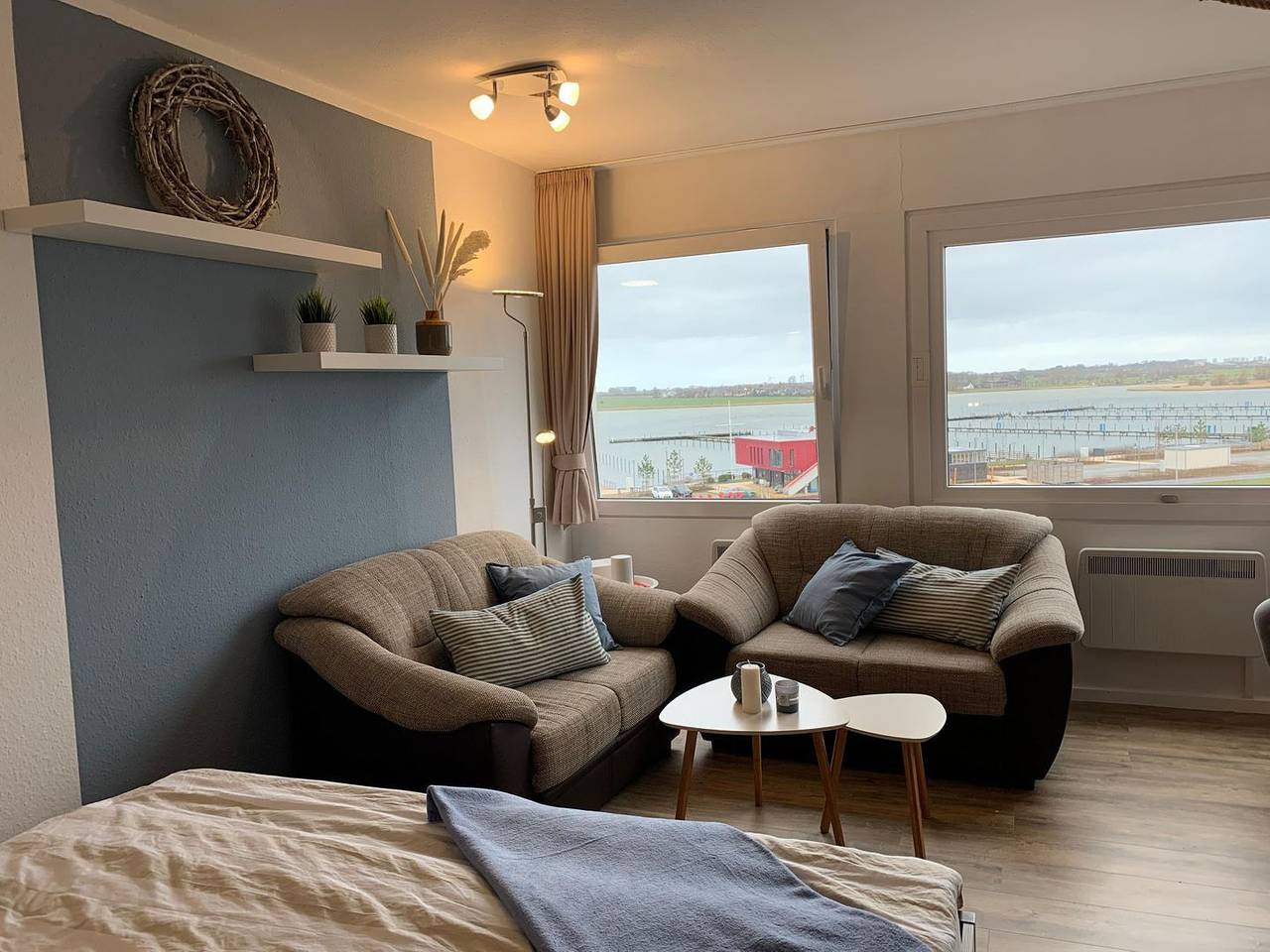 Ganze Wohnung, Komfortables Apartment Aurora Sonnenschein, mit Seeblick am Südstrand Fehmarn in Ostfehmarn, Fehmarn