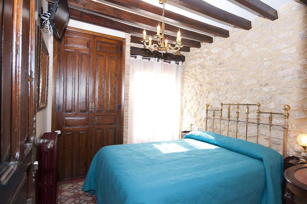 ¿Necesitas tomarte un respiro entre montañas en un encantador pueblo alicantino? in Torremanzanas, Provincia de Alicante