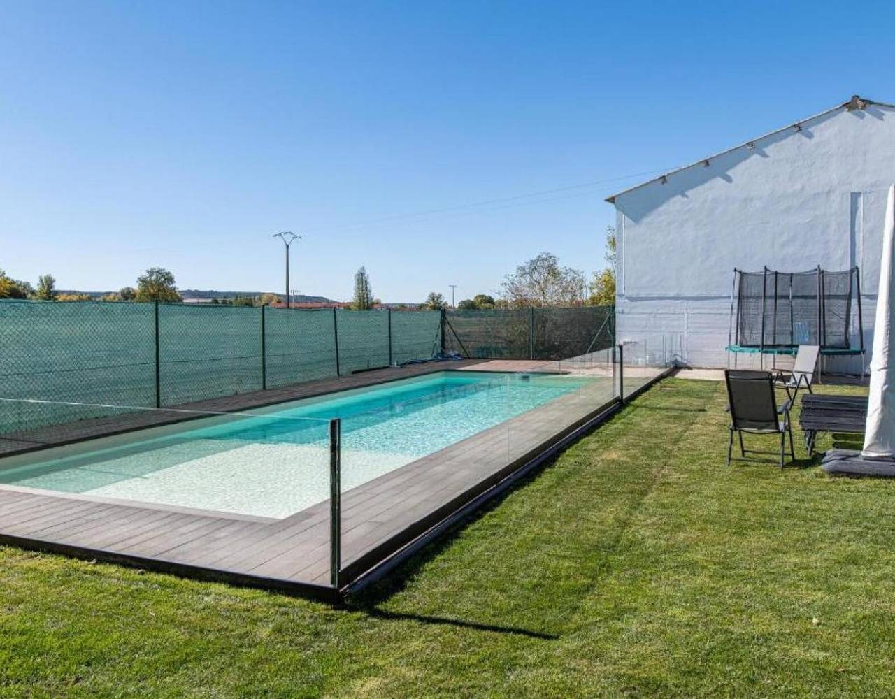 Finca 'Camino Blanco' mit privatem Pool, Gemeinschaftsterrasse und Klimaanlage in Ibeas de Juarros, Burgos Provinz