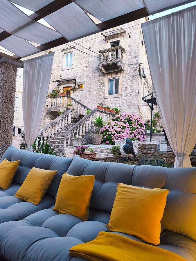 Maison d’hôte pour 2 personnes, avec terrasse et jardin à Trogir