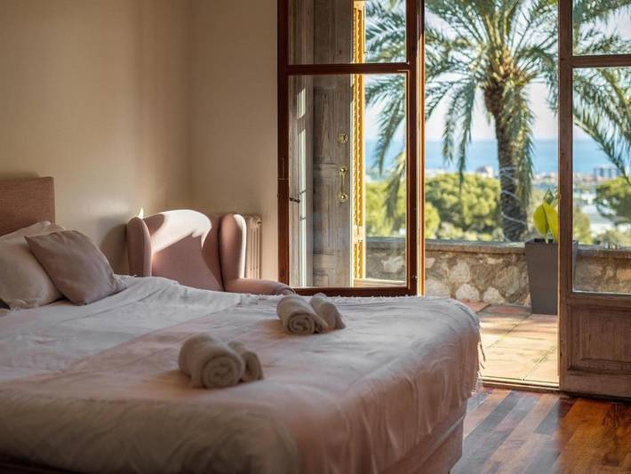 Location de vacances pour 24 personnes, avec vue ainsi que jardin et piscine à Cabrils - 2