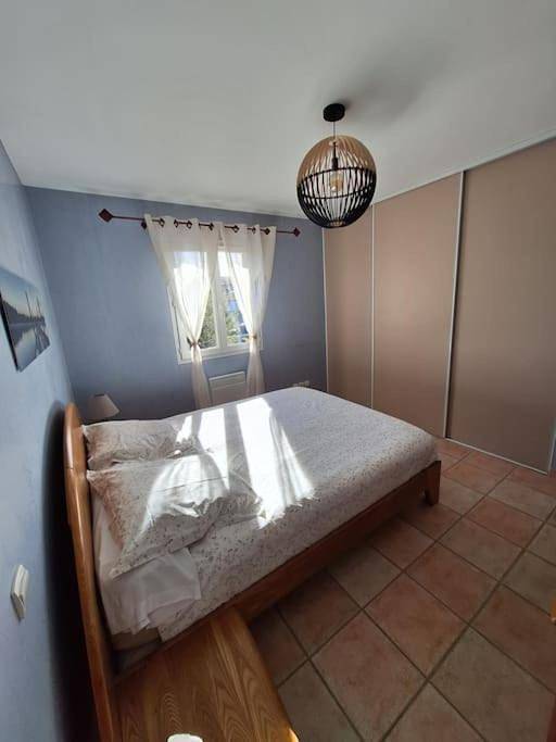 Location de vacances pour 5 personnes, avec jacuzzi ainsi que jardin et piscine, animaux acceptés à Peyrolles-en-Provence - 3