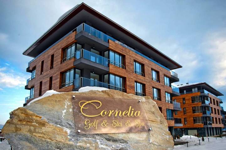 Apartahotel para 6 personas, con sauna y jardín además de piscina y vistas en Bulgaria