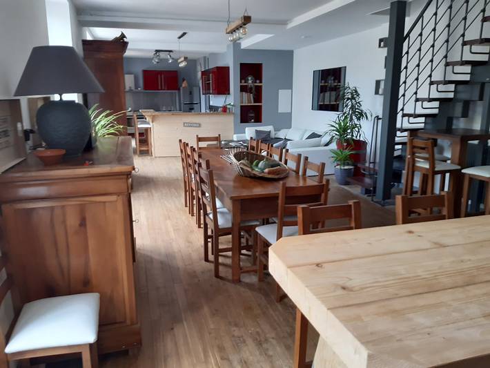 Gîte pour 15 personnes, avec piscine et jacuzzi ainsi que terrasse et jardin dans les Deux-Sèvres - 4