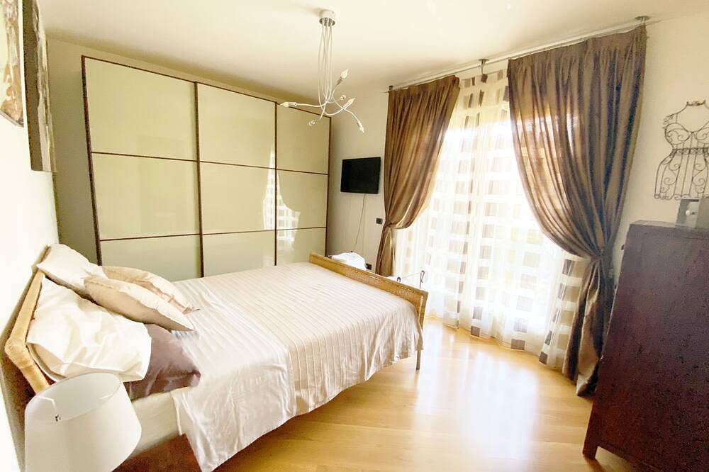 Casa Del Lago Bezaubernde exklusive Villa, nur fünfzig Meter vom See entfernt. in Maderno, Toscolano-Maderno