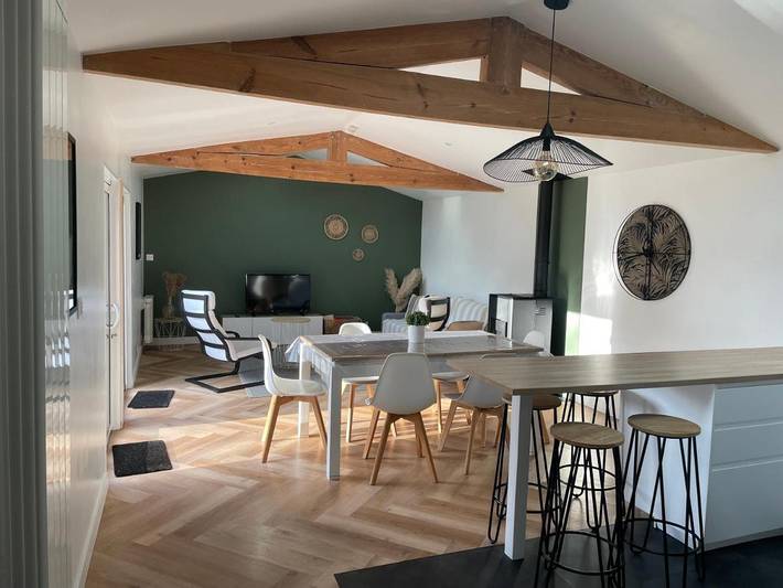 Location de vacances pour 6 personnes, avec jardin à La Brède