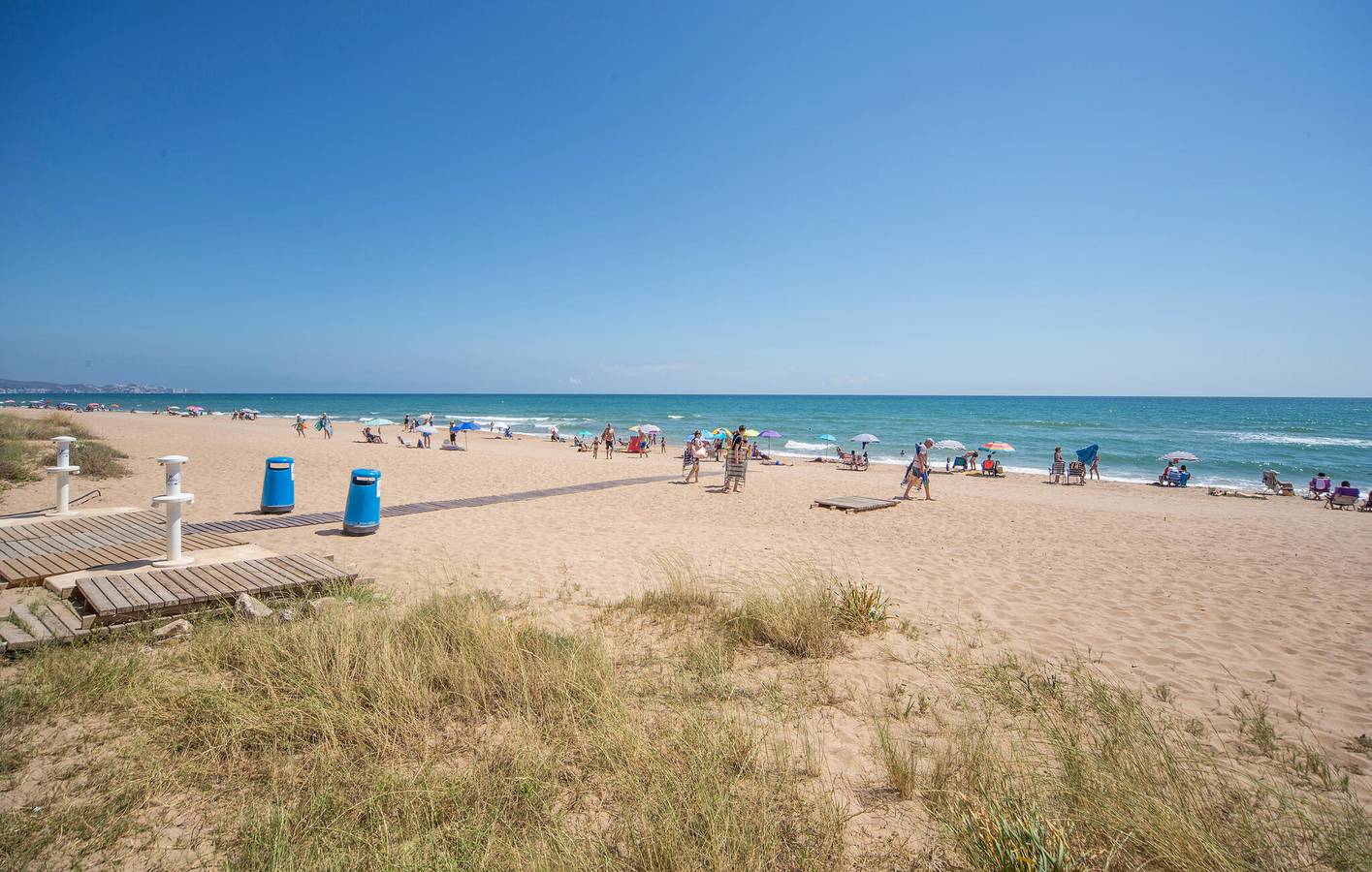 Appartamento intero, Appartamento con terrazza sul mare, giardino, aria condizionata e congelatore in Playa de Tavernes de la Valldigna, Tavernes de la Valldigna