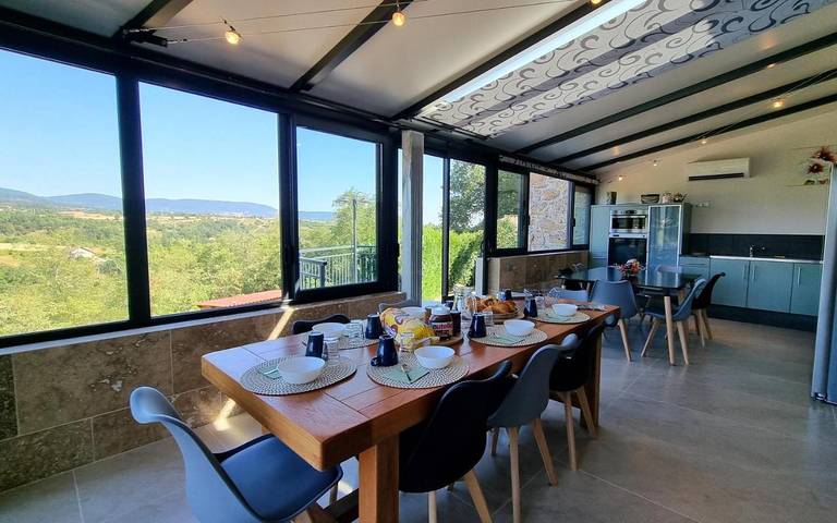 Location de vacances pour 14 personnes, avec Balcon et Terrasse ainsi que Jardin et Piscine dans Maclas - 2