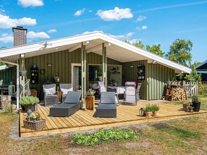 Ferienhaus für 6 Personen, mit Whirlpool und Terrasse sowie Sauna in Nørhede Vest