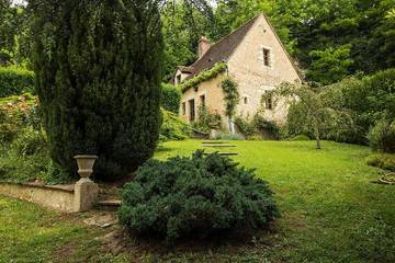 Gîte pour 5 personnes, avec jardin ainsi que terrasse et piscine, animaux acceptés à Condeau