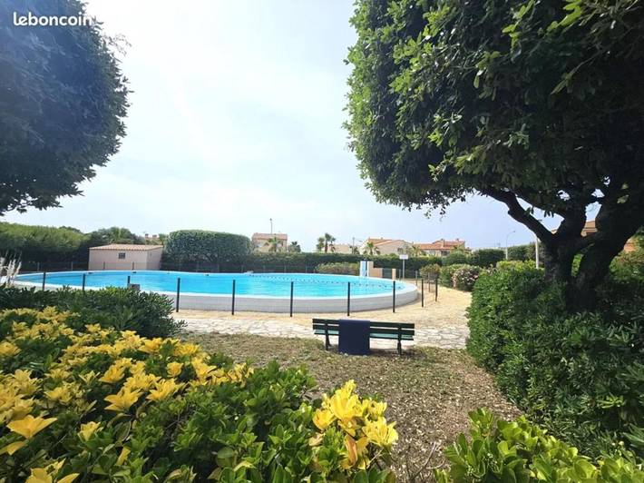 Gîte pour 4 personnes, avec jardin et piscine dans Plage Du Rayolet