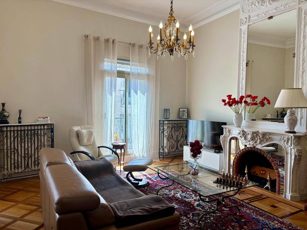 Appartement entier, One-Bedroom Apartment in Bouzigues, Côte méditerranéenne (France)