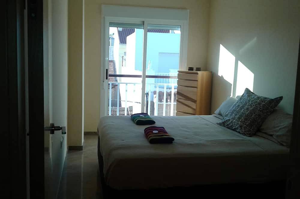Apartamento entero, Nueva alta calidad 65M2 apartamento de un dormitorio. 20m de la playa. Wi-Fi gratis. in Golf Resorts Murcia, Mar Menor