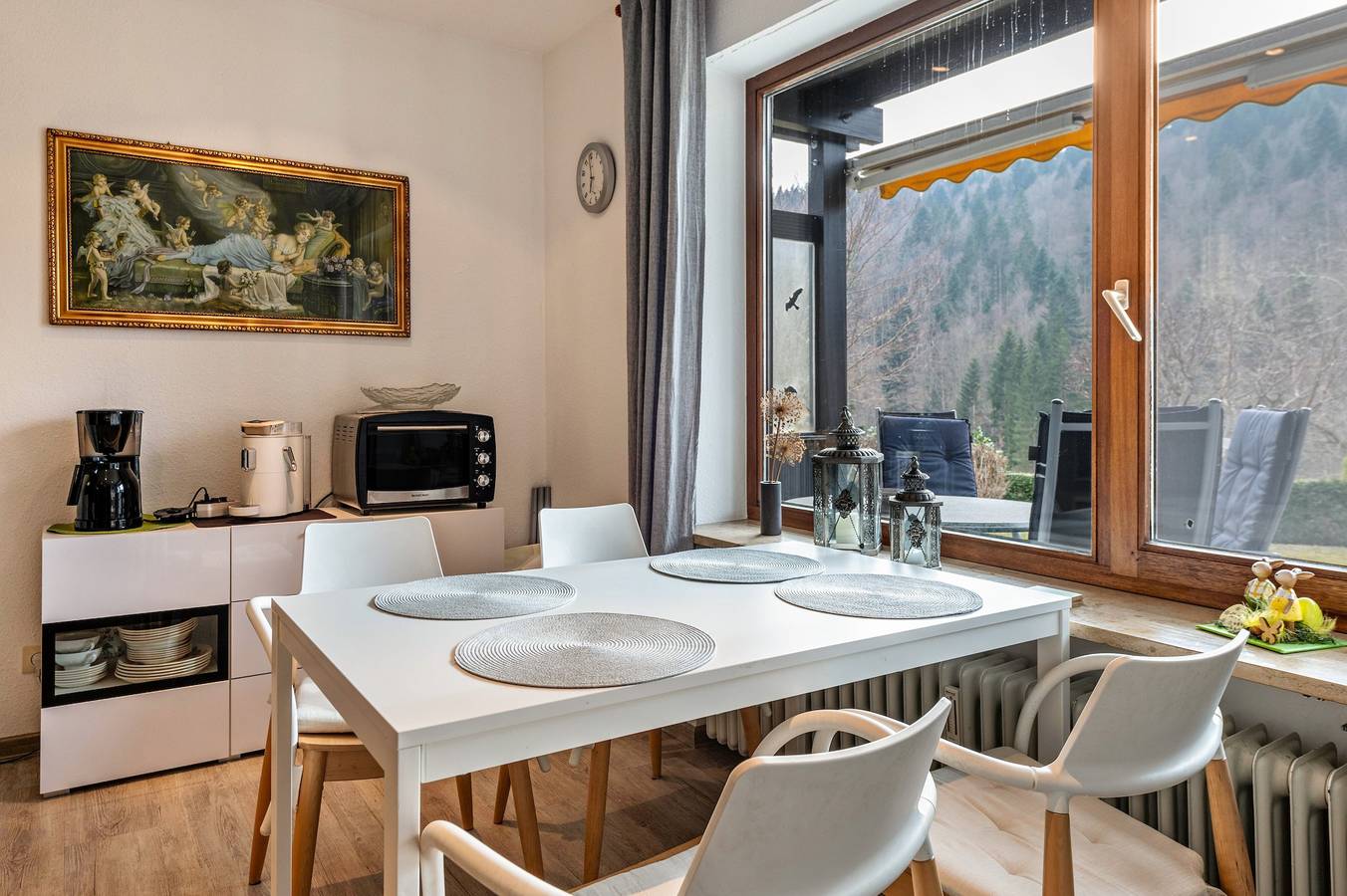 Entire apartment, Holiday Apartment '3' with Mountain View, Private Terrace and Wi-Fi in Todtmoos, Southern Black Forest