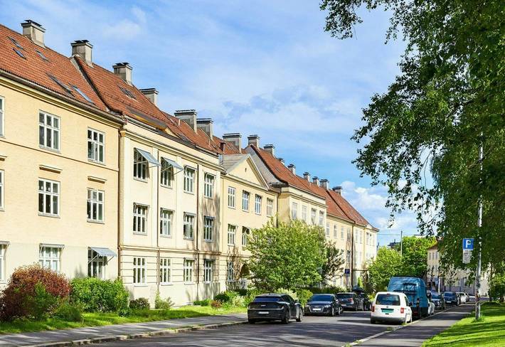Entire apartment, Apartment with fireplace by Torshovparken in Sagene, Oslo