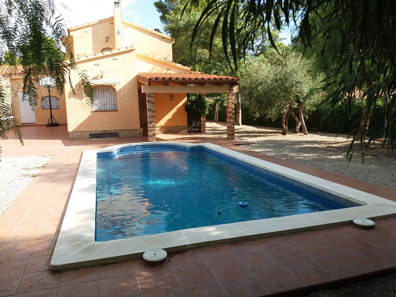 Villa moderna de 4 habitaciones con piscina privada y aire acondicionado in Tierras del Ebro, Costa Dorada