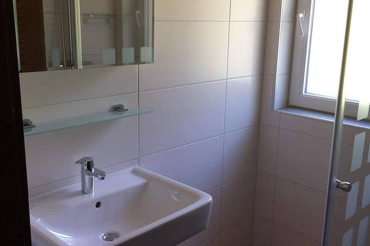 Ganze Wohnung, Ferienwohnung für bis zu 4 Personen mit herrlichen Blick auf den Millstätter See in Villach-Land