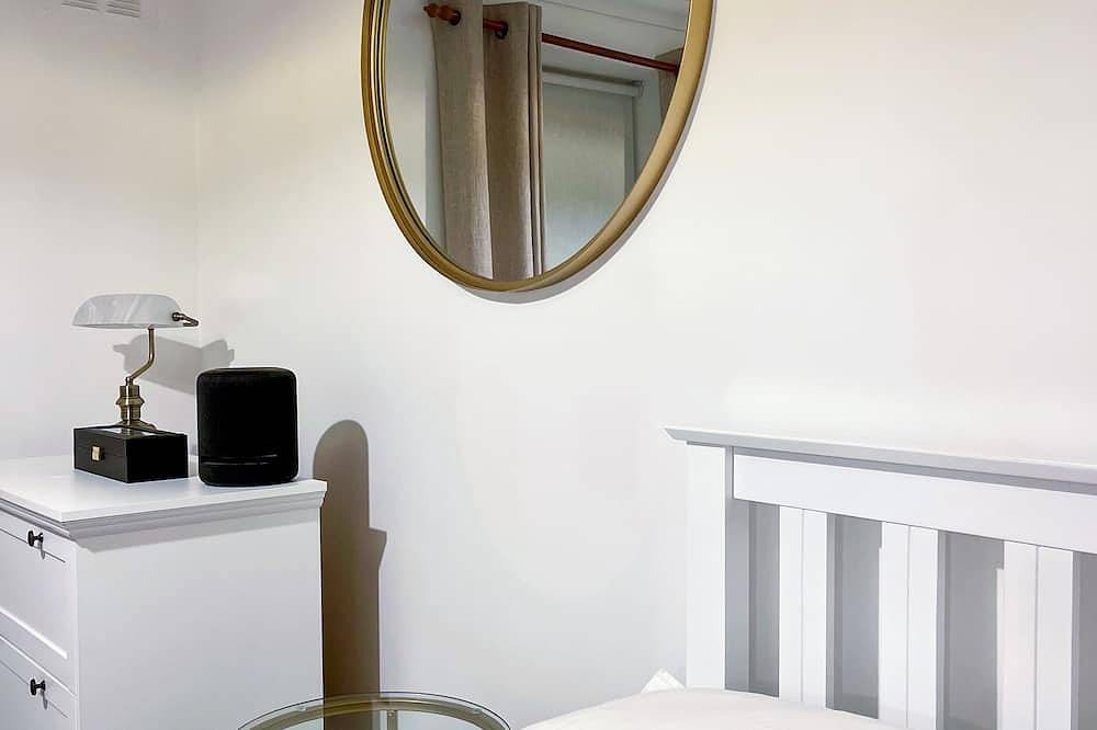 Ganze Wohnung, 1-Bed Apt, Sleeps 2, 20 min walk to Centre in Rochester, Kent Downs