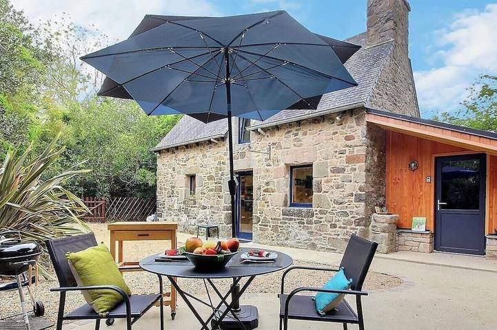 Location de vacances pour 2 personnes, avec jardin et terrasse à Kerbors